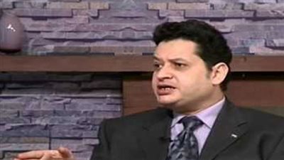 خبير اقتصادي يكشف سر اختفاء 6 مليارات دولار من البنك المركزي (فيديو)