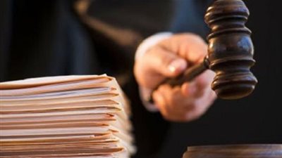 مشادة كلامية بين المحكمة والدفاع في 