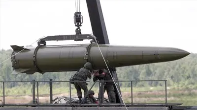 فرنسا تهدد روسيا.. وتطالب الناتو بسرعة الرد