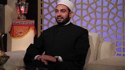 وكيل الأوقاف الأسبق: للمرأة الحق في السفر دون محرم.. بشرط