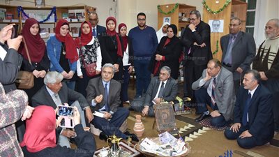 جابر نصار وعمداء كليات جامعة القاهرة يفتتحون مشروع 