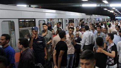 تعطل حركة مترو الأنفاق بمحطة السادات وتكدس آلاف الركاب