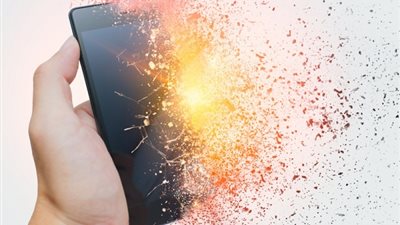 كل ما عليك أن تعرفه لتفادي حوادث إحتراق بطارية الهواتف والأجهزة