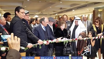 سفير الكويت يفتتح معرض 