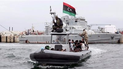 خفر السواحل الليبي ينقذ 185 شخصاً في البحر المتوسط