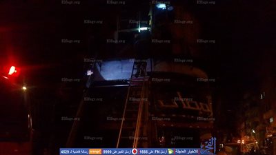 لحظة اندلاع حريق 3 عقارات ومطعم في بورسعيد (فيديو وصور)