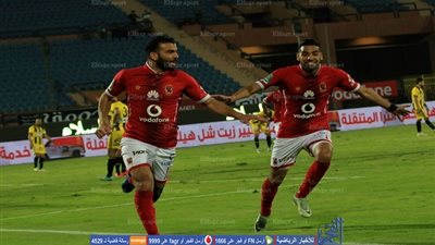 الأهلي يحتفل بعيد ميلاد عماد متعب الـ34