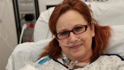  لأول مرة  في التاريخ.. سيدة تمسك في يدها قلبها المريض بعد استئصاله ! (صور)