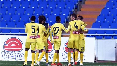 جماهير التعاون تستعيد تيفو مواجهة لوكوموتيف بعد تطايره