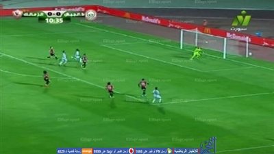 تصويبة خادعة من مصطفي فتحي تمر بسلام على مرمي الجيش (فيديو)