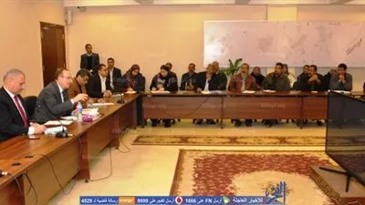 محافظ بني سويف يجتمع لمسؤولي مراكز المعلومات: عايز أرقام واقعية (صور)