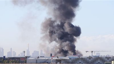 مقتل جميع ركاب طائرة أسترالية اصطدمت بمركز تجاري