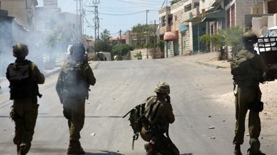 أهم أخبار فلسطين اليوم.. مواجهات مع قوات الاحتلال خلال مداهمات في طولكرم وقلقيلية