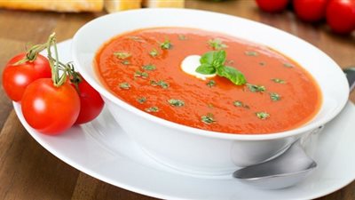 طريقة سهله لعمل شوربة الطماطم بالريحان