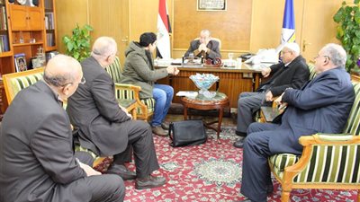 غلق عيادة إداريا بسبب مخالفاتها بدمياط 