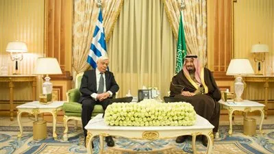 خادم الحرمين يعقد جلسة مباحثات رسمية مع الرئيس اليوناني بالرياض
