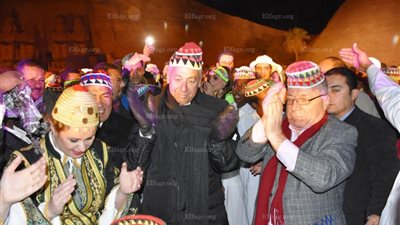 وزيرا الآثار والثقافة يشهدان عروض الفرق الفنية في حفل ختام مهرجان أسوان الدولي (صور)