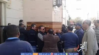 وصول جثمان  الفنان صلاح رشوان لمسجد ابو الصديق (صور)