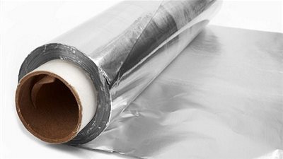 طريقة استخدام ورق الألمنيوم لتفتيح البقع السوداء