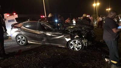 مشاهد مأساوية لمصرع ثلاثة أشخاص في تصادم بالعيدابي