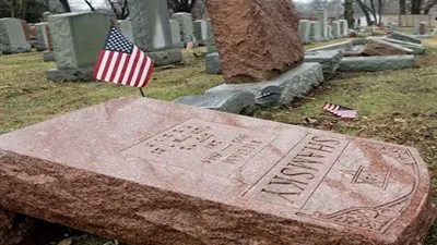 مسلمون أمريكيون يجمعون الأموال لإصلاح مقبرة يهودية 