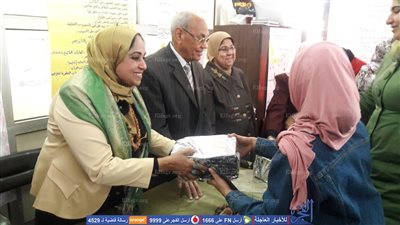 تكريم 50 معلماً في ختام الدورة التدريبية لمحو الأمية بالسويس (صور)