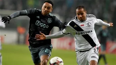 التشكيلة الرسمية لمواجهة ليجا وارسو وأياكس بالدوري الأوروبي (إنفوجرافيك)