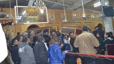 جنازة شهدي سيناء بكنسية الملاك ميخائيل ودفنهما في السويس (صور)