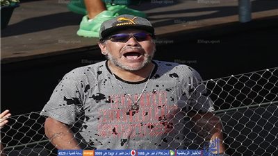 مدرب أرجنتيني يحذر اللاعبين من مصير مارادونا