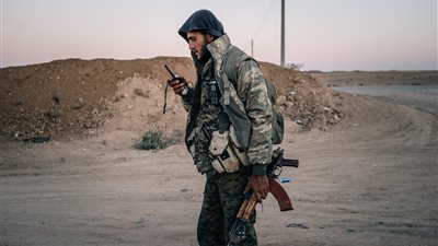 واشنطن بوست: استراتيجية أمريكا الجديدة بسوريا.. إلغاء المعارضة والرهان على الأكراد