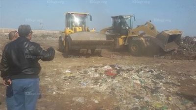 بدء تجهيز أماكن نقل مخازن البترول ببورسعيد (صور)