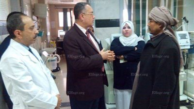 محافظ الشرقية يطمئن على الحالة الصحية للطفل عبد الرحمن (صور)