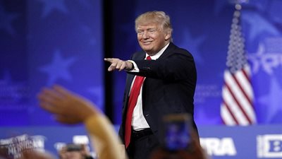 استطلاع رأي: غالبية الأمريكيين يريدون إجراء الكونجرس لتحقيق في علاقة ترامب بروسيا