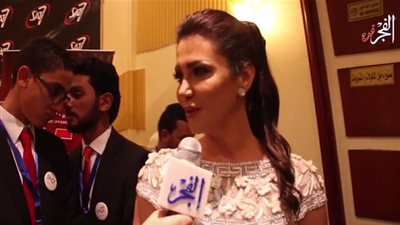 لقاء سويدان عن خلافها مع حسين فهمي: 