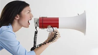 لماذا تفضل شركات التكنولوجيا المساعد الصوتي الأنثوي ؟