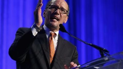 الديموقراطيون الأمريكيون يختارون مقربا من أوباما زعيما جديدا لحزبهم