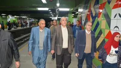 رئيس مترو الأنفاق والعضو المنتدب يتفقدان محطات الشهداء والعتبة  