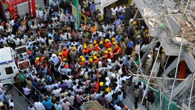 مصرع وإصابة 66 شخصًا جراء اصطدام شاحنة بحاجز خرساني بالهند