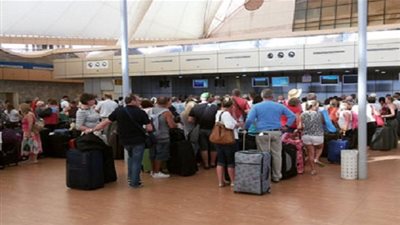 هذه الدول ترفض استئناف الرحلات السياحية إلى مصر.. والقاهرة: أمر غير مبرر