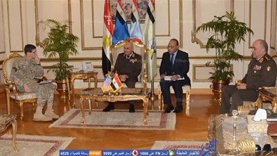 وزير الدفاع ورئيس الأركان يلتقيان  قائد القيادة المركزية الأمريكية‎