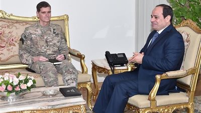 قائد القيادة المركزية الأمريكية: العلاقات العسكرية مع مصر عادت لمستواها السابق