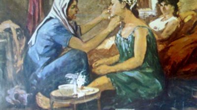 بخيط وخفة يد وحلاوة لسان إحتلت مكانة في المجتمع 