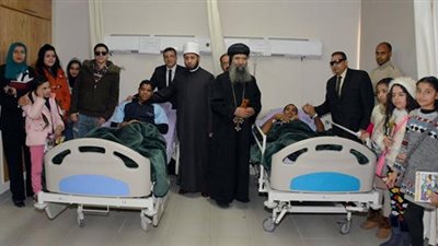 وزير الأوقاف وأسقف حلوان يزوران المصابين في أحداث العريش من القوات المسلحة