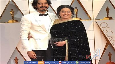 ديف باتل يظهر مع والدته على 