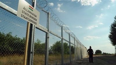 المجر تبدأ تشييد سياج حدودي ثان