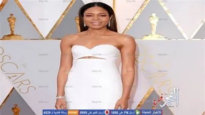ناعومي هاريس تخطف الأنظار بـ
