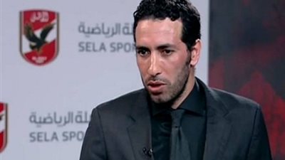 لظروف خارجة عن إرادتهم.. مشاهير تغيبوا عن جنازات وعزاءات والديهم.. آخرهم 