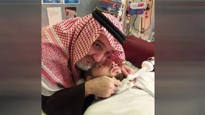 بعد غيبوبة لنحو عقد.. أطباء عالميون لفحص نجل الأمير السعودي خالد بن طلال 