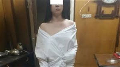 القبض على سيدة لمارستها الأعمال المنافيه للآداب