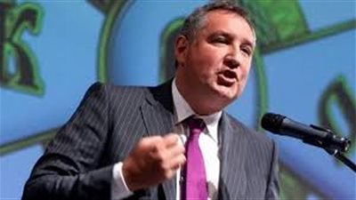 نائب رئيس الحكومة الروسية يصل إلى القاهرة